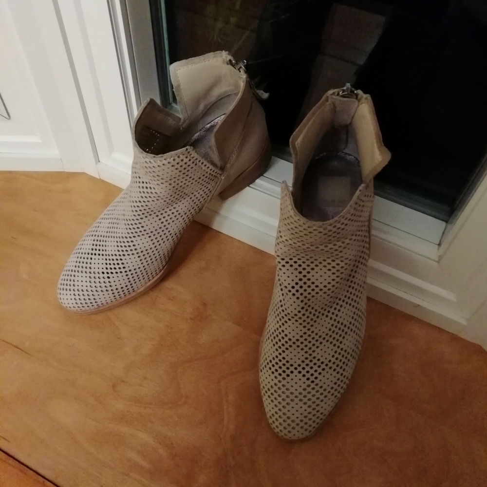 Dolce Vita Leather Laser Perforated Ankle Boot,9.5
